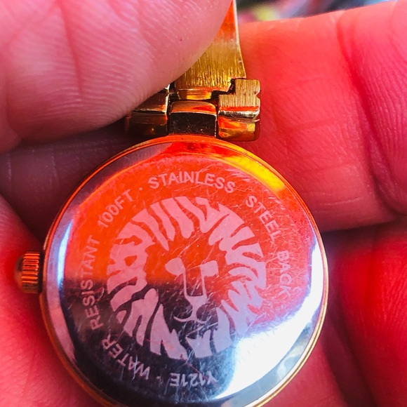 Gold Smartwatch - Picture 4 of 8